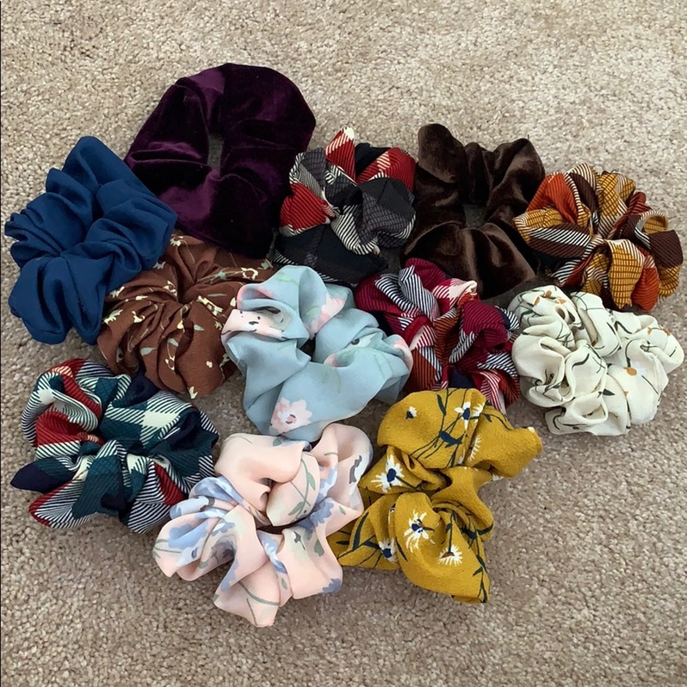 Scrunchies (2 velvet and 10 chiffon)